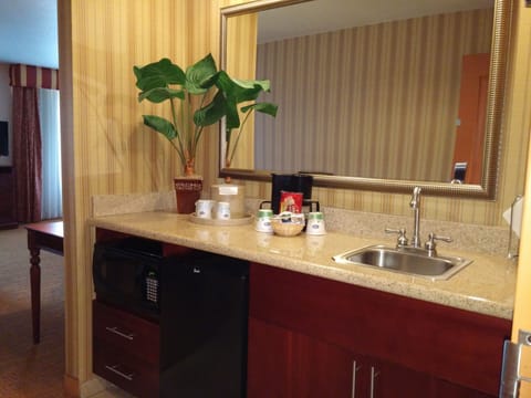 In-room safe, desk, laptop workspace, blackout drapes