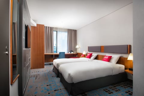 Standard Room, 2 Twin Beds | Free minibar, in-room safe, desk, blackout drapes