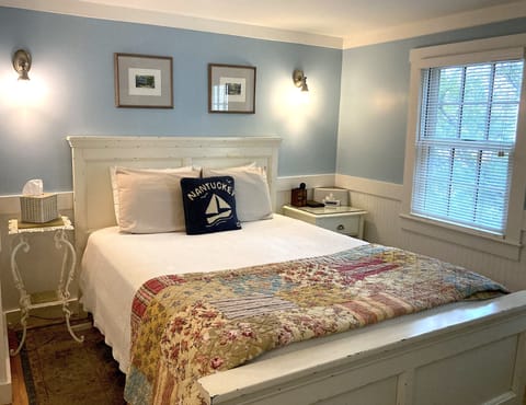 Nantucket Room 5 Queen Bed  | Premium bedding, pillowtop beds, individually decorated