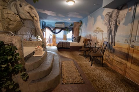 Room (Jungle Safari) | Premium bedding, individually decorated, individually furnished