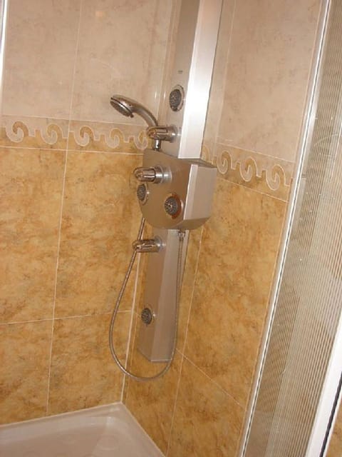 Comfort Suite, 2 Bedrooms (Bouznika 6) | Bathroom | Shower, towels