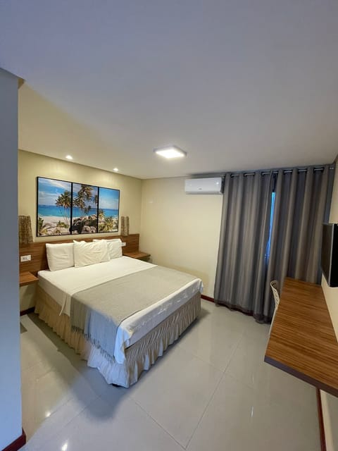 Comfort Room, 1 Queen Bed, Non Smoking, Ground Floor | Minibar, laptop workspace, rollaway beds, free WiFi