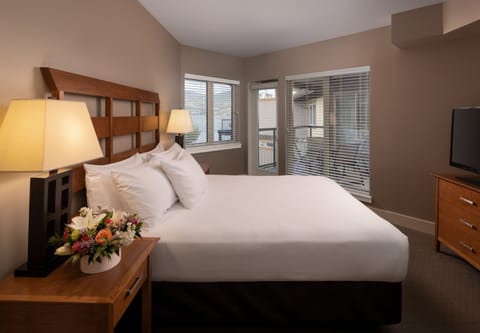 Suite, 2 Bedrooms, Lake View | Premium bedding, pillowtop beds, in-room safe, individually decorated