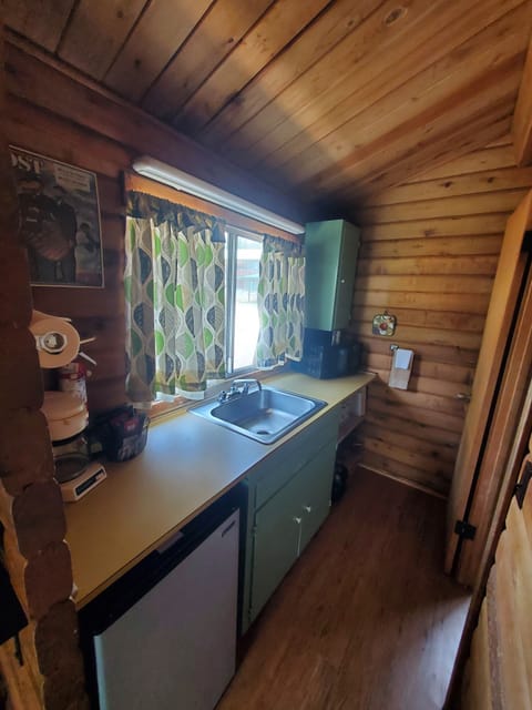 Cabin, Multiple Beds, Kitchenette | Private kitchen