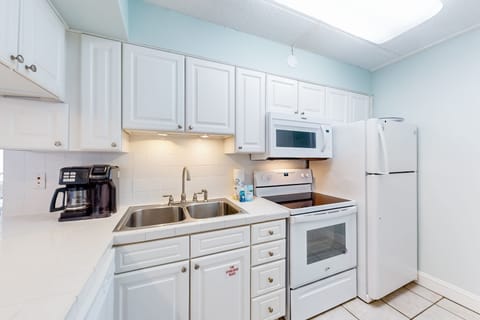 Condo, 2 Bedrooms | Private kitchen | Microwave, coffee/tea maker, cookware/dishes/utensils