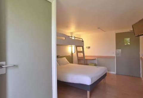 Double Room | Desk, cribs/infant beds, free WiFi