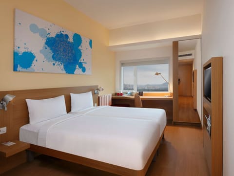 Standard Twin Room, 2 Twin Beds | Premium bedding, memory foam beds, minibar, in-room safe