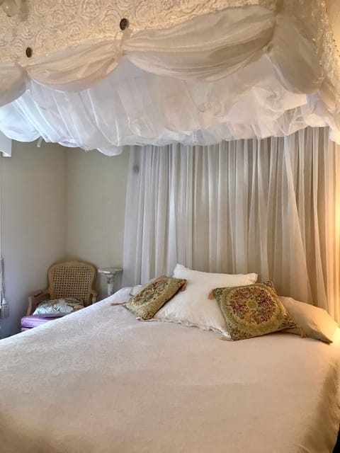 Superior Room, 1 Queen Bed, Refrigerator (Victorian Room) | Premium bedding, individually decorated, individually furnished