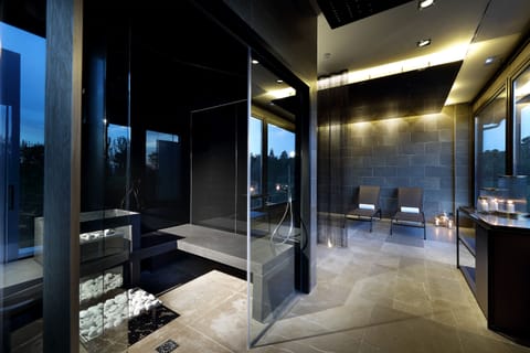 Sauna, steam room