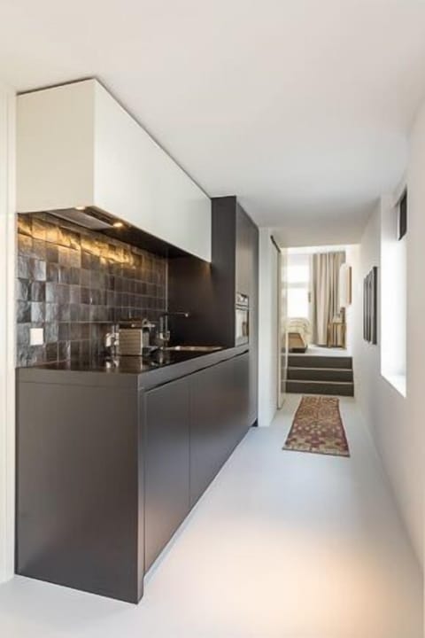 Private kitchen | Fridge, microwave, oven, stovetop