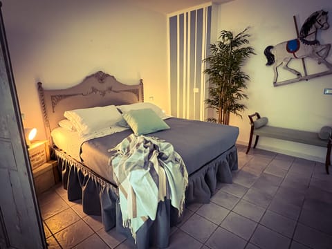 Comfort Room, 1 Queen Bed, Garden View | 2 bedrooms, premium bedding, minibar, soundproofing