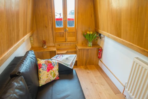 Cabin, 1 Bedroom (Luxury Narrowboat) | 1 bedroom, laptop workspace, iron/ironing board, bed sheets