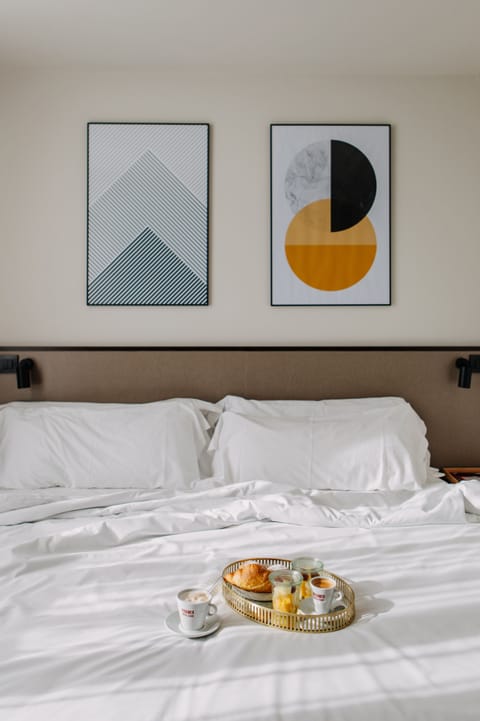 Minibar, in-room safe, desk, blackout drapes