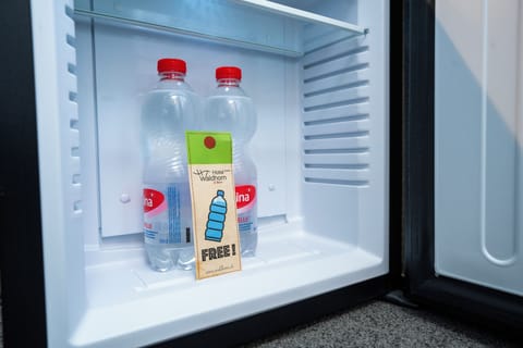 Premium bedding, in-room safe, desk, blackout drapes