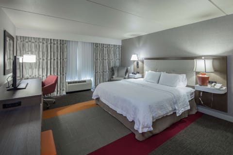 Room, 1 King Bed, Accessible, Bathtub | Desk, laptop workspace, iron/ironing board, free WiFi