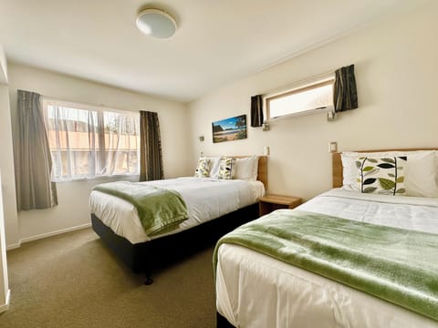 Suite, 2 Bedrooms, Jetted Tub | Premium bedding, Select Comfort beds, soundproofing