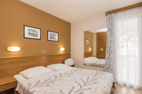 Premium Apartment (2+2 guests) | Free cribs/infant beds, free WiFi, bed sheets, alarm clocks