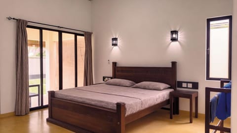Standard Apartment, 1 King Bed, Kitchen, Garden View | 1 bedroom, premium bedding, minibar, desk