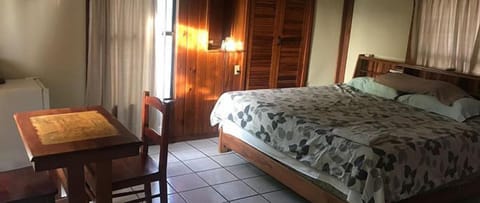 Standard Cabin, 1 King Bed | Free WiFi, bed sheets