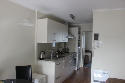 Superior Room, 1 Bedroom | Private kitchen | Fridge, microwave, stovetop, coffee/tea maker