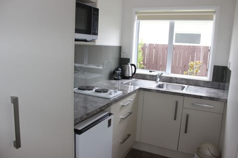 Standard Studio | Private kitchenette | Fridge, microwave, stovetop, coffee/tea maker