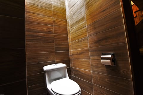 Double Room, Garden View | Bathroom | Shower, free toiletries