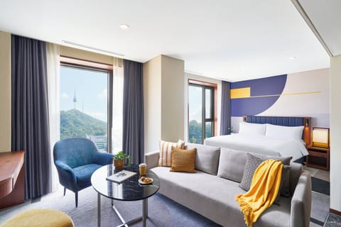 Suite, 1 Bedroom, Club Lounge access, Mountain view | Premium bedding, in-room safe, individually decorated