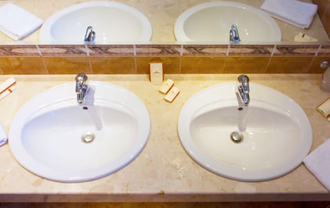 Apartment | Bathroom sink