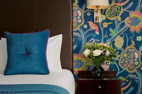 Premium bedding, in-room safe, desk, laptop workspace