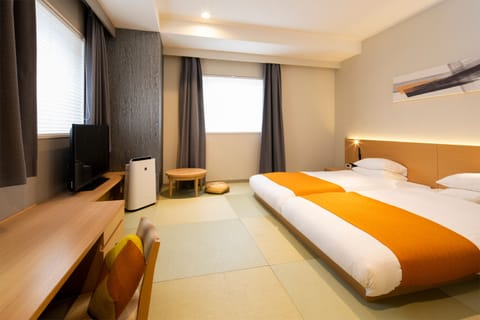 Twin Room for 2 adults, Non Smoking (Japanese Style, No-Bath Tab) | In-room safe, desk, soundproofing, free WiFi