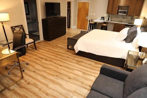 Superior Suite, 1 King Bed with Sofa bed, Ensuite | Individually furnished, blackout drapes, iron/ironing board, free WiFi