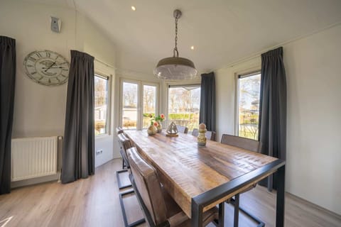 Hackfort 6 | Living area | TV