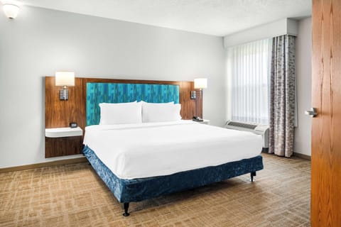Suite, 1 King Bed, Accessible, Bathtub (Mobility & Hearing) | Premium bedding, pillowtop beds, in-room safe, laptop workspace