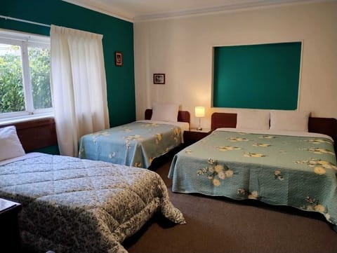 Triple Room | In-room safe, iron/ironing board, free cribs/infant beds, free WiFi