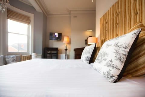 Superior Double Room | Iron/ironing board, free WiFi, bed sheets