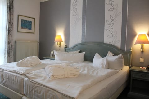 Comfort Double Room | Hypo-allergenic bedding, desk, free WiFi, bed sheets