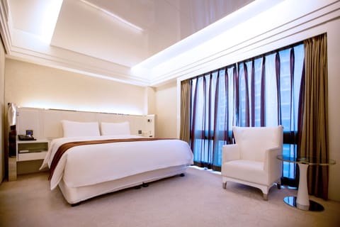 Superior Double Room | Premium bedding, pillowtop beds, minibar, in-room safe