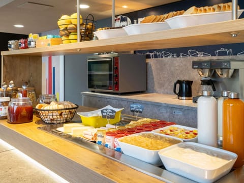 Daily buffet breakfast (EUR 9.9 per person)