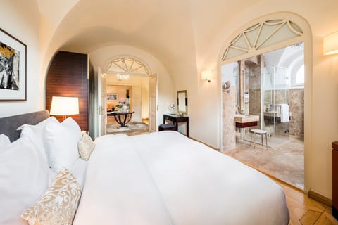 Presidential Suite, 1 King Bed | Premium bedding, minibar, in-room safe, desk