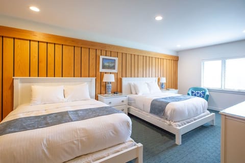 Deluxe Room | Premium bedding, down comforters, iron/ironing board, free WiFi