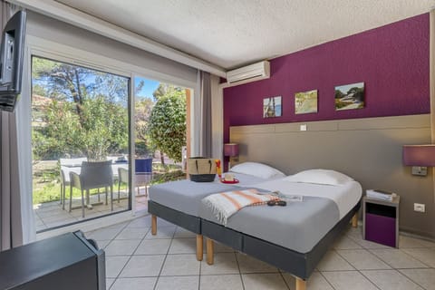 In-room safe, free WiFi