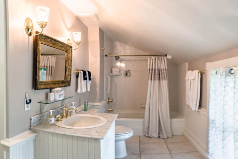 Lydia (bathroom across the hall) | Bathroom | Designer toiletries, hair dryer, bathrobes, towels