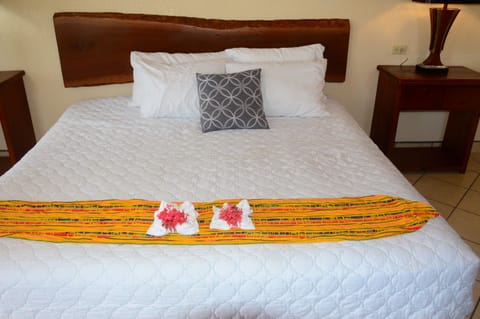 Premium Room, 1 King Bed, River View | Bathroom | Shower, free toiletries, hair dryer, towels