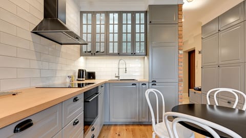 Deluxe Apartment, 2 Bedrooms, City View (6 adults) | Private kitchen | Fridge, stovetop, dishwasher, electric kettle