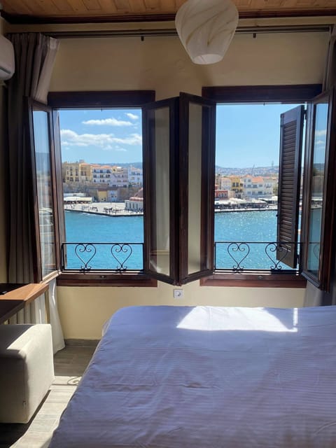 Single Room, Sea View | Blackout drapes, iron/ironing board, free WiFi, bed sheets