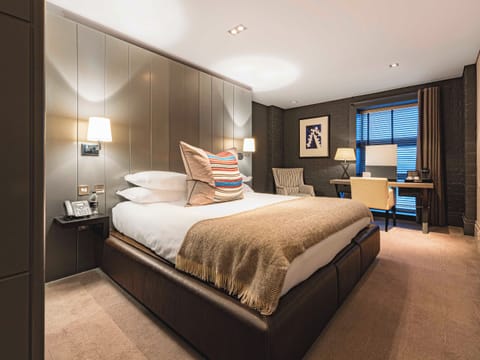 King Room | Premium bedding, desk, laptop workspace, iron/ironing board