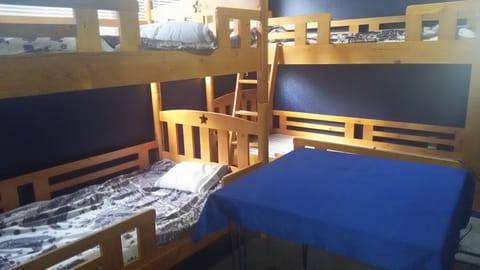 Dormitory Room HANA2, Men only | Desk, free WiFi