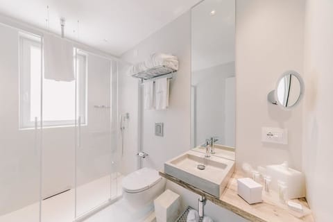 Standard Suite, 1 Bedroom, Accessible, Terrace | Bathroom | Shower, free toiletries, hair dryer, towels