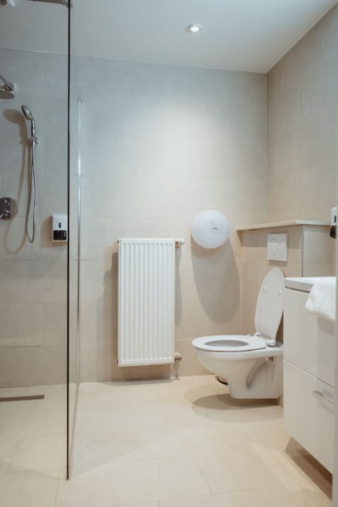 Triple Room | Pillowtop beds, individually decorated, desk, iron/ironing board