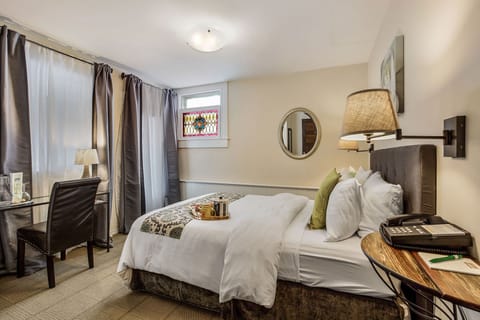 Economy Room, Shared Bathroom, Ground Floor | Premium bedding, down comforters, iron/ironing board, free WiFi
